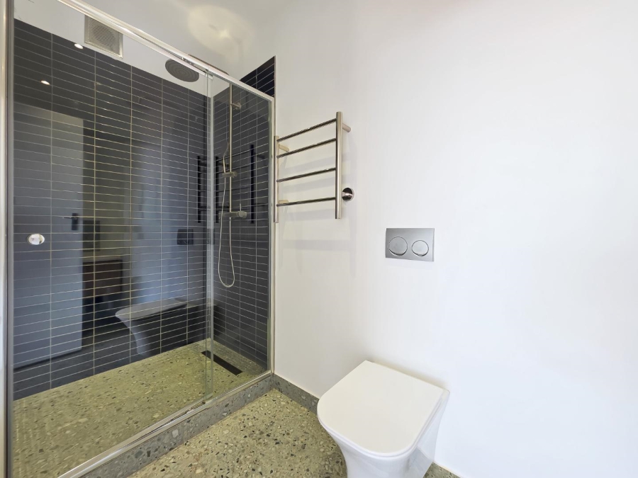 To Let 2 Bedroom Property for Rent in Green Point Western Cape